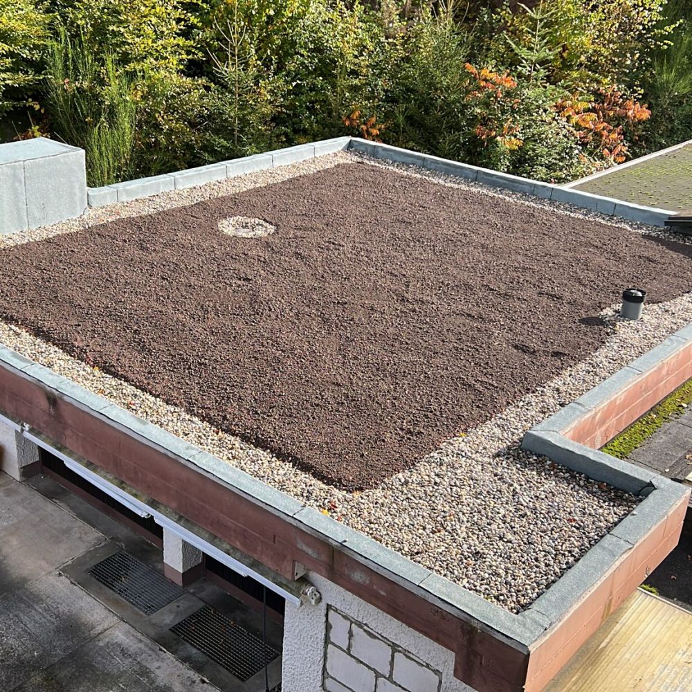 Sanchez Bedachungen - Kenzingen - Flachdaecher - Flachdachabdichtung - Steildachsanierung - Dachbegruenung - Terrassen - Balkonabdichtungen - Garagendachsanierung - Gaubenabdichtung - Plattenverlegung