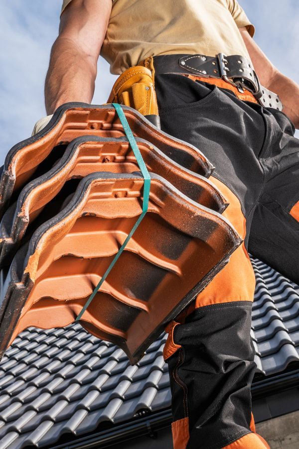 Sanchez Bedachungen - Kenzingen - Flachdaecher - Flachdachabdichtung - Steildachsanierung - Dachbegruenung - Terrassen - Balkonabdichtungen - Garagendachsanierung - Gaubenabdichtung - Plattenverlegung