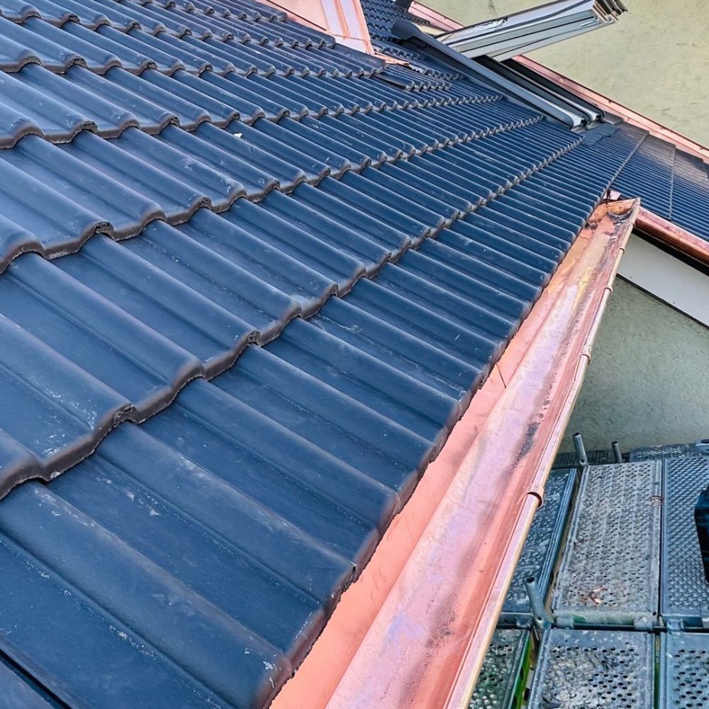 Sanchez Bedachungen - Kenzingen - Flachdaecher - Flachdachabdichtung - Steildachsanierung - Dachbegruenung - Terrassen - Balkonabdichtungen - Garagendachsanierung - Gaubenabdichtung - Plattenverlegung